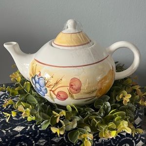 #38- CKAO tea pot